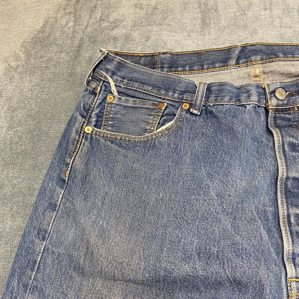 Levi's 501 Jeans Mens 44x34 Blue Denim Cotton Straight Leg Light Wash Zip Fly